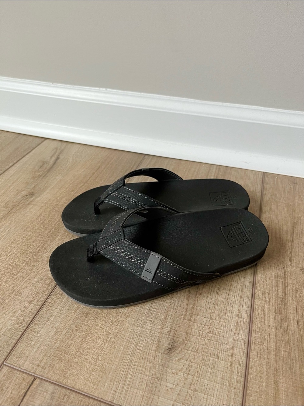 Boys Sz 2/3 REEF Cushion Phantom Flip Flop Sandals
